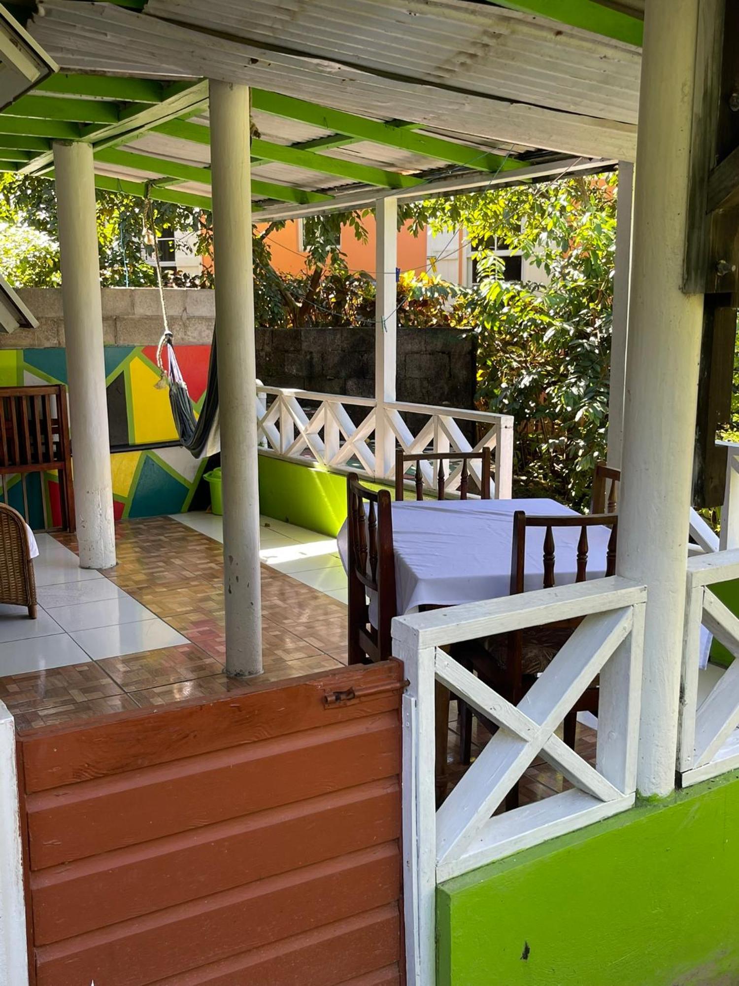 Le Petit Paradis Roseau Exteriör bild